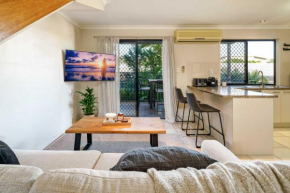 Sunny's Coastal Townhouse in Caloundra